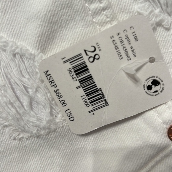 NEW FREE PEOPLE - Mid Rise Distressed Denim Shorts Maggie - Picture 8 of 9